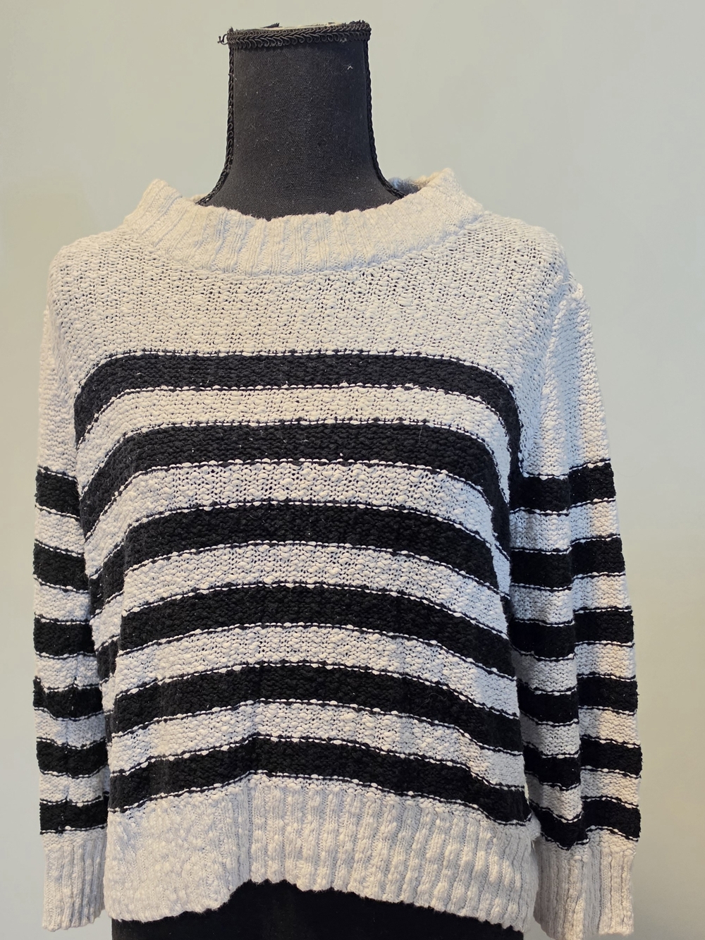 H&M Black and Cream Striped Crewneck Knit Sweater Size Medium